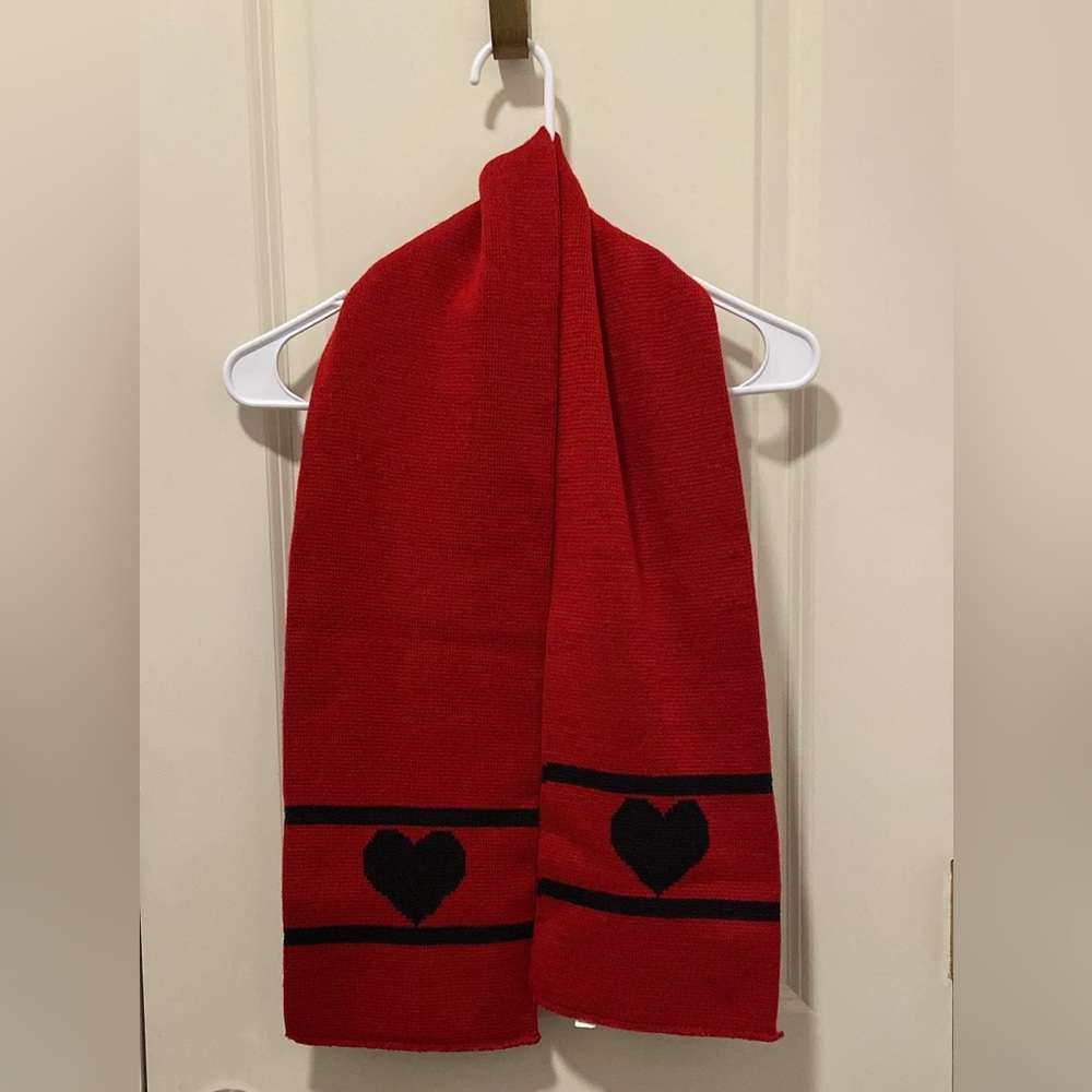 Red Heart Pattern Scarf